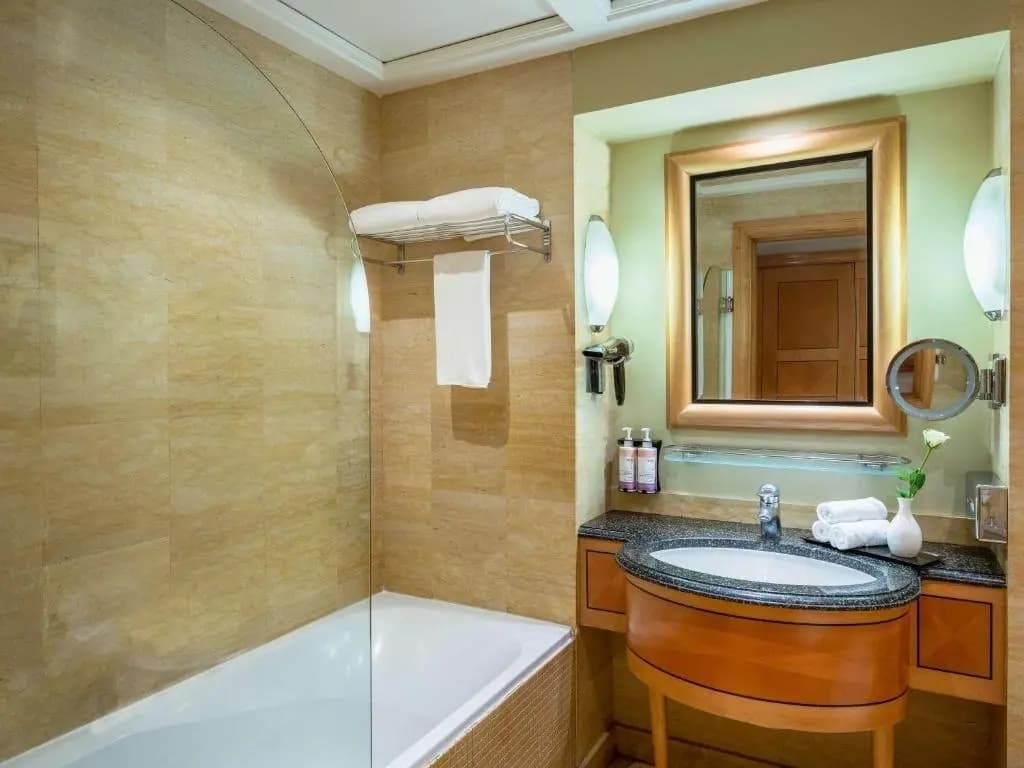 Mövenpick Hotel Doha - photo 9