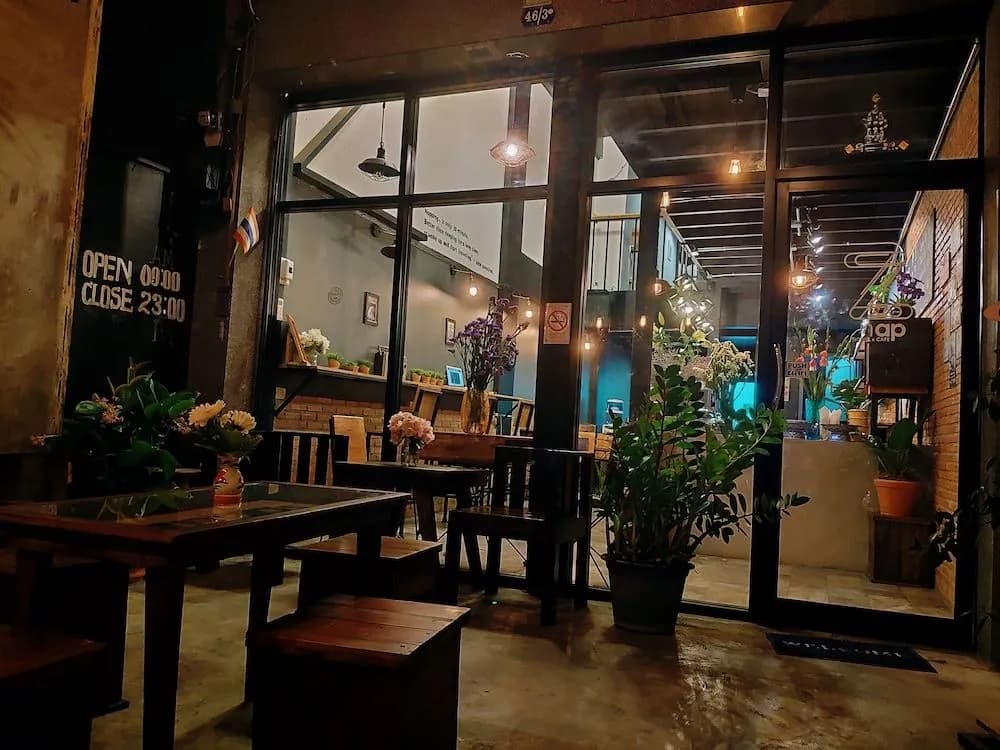 Znap's hostel and Café - photo 35
