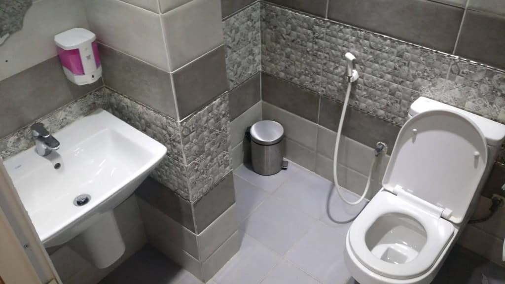Savoy Inn Hotel - photo 7