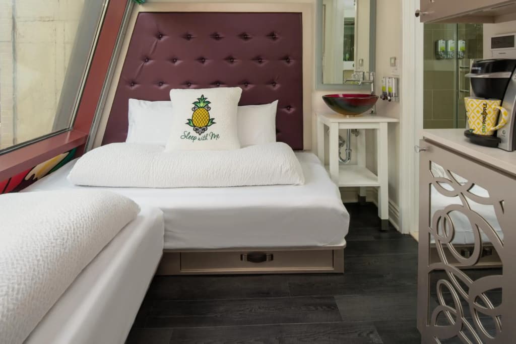 Staypineapple, An Artful Hotel, Midtown - photo 15