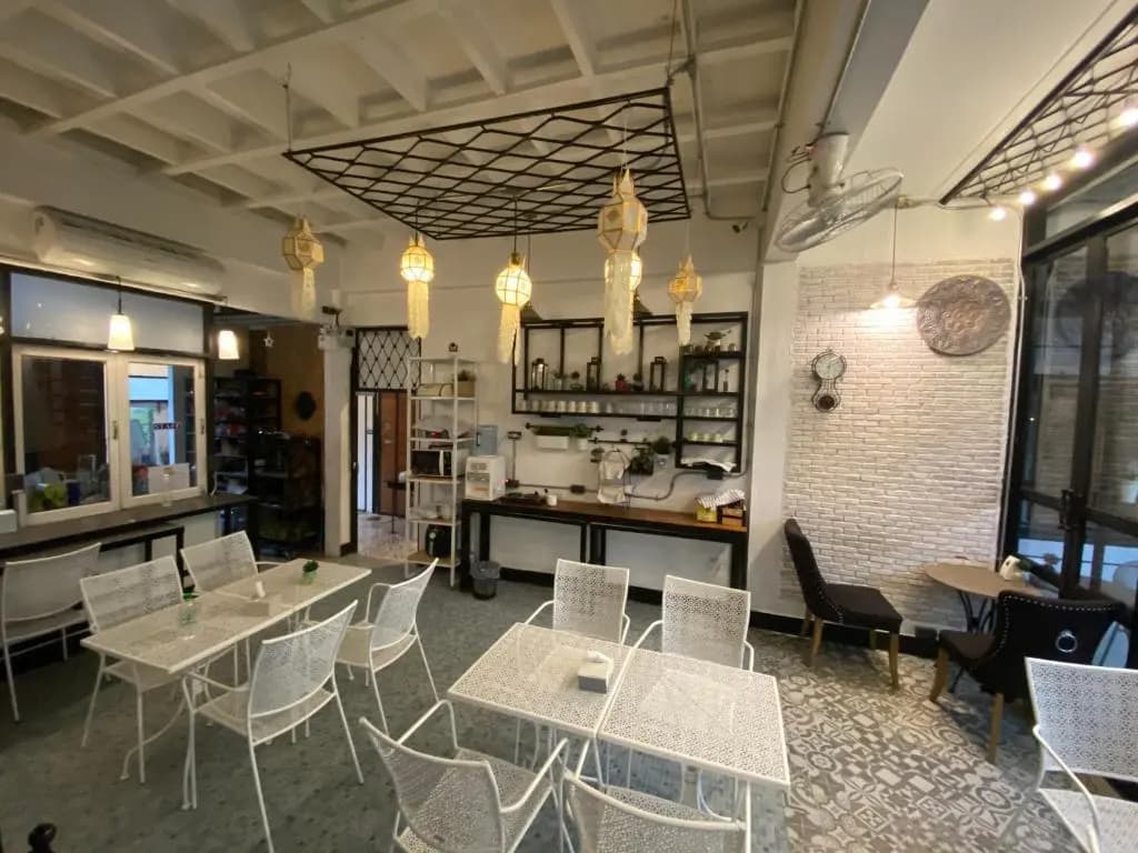Sherloft Home & Hostel - photo 11