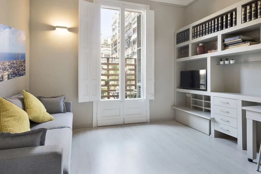 Urquinaona Apartment - photo 4