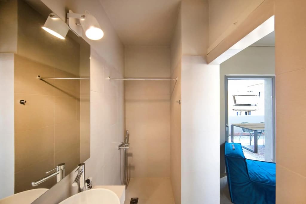 Sunny Loft with Acropolis View - photo 10