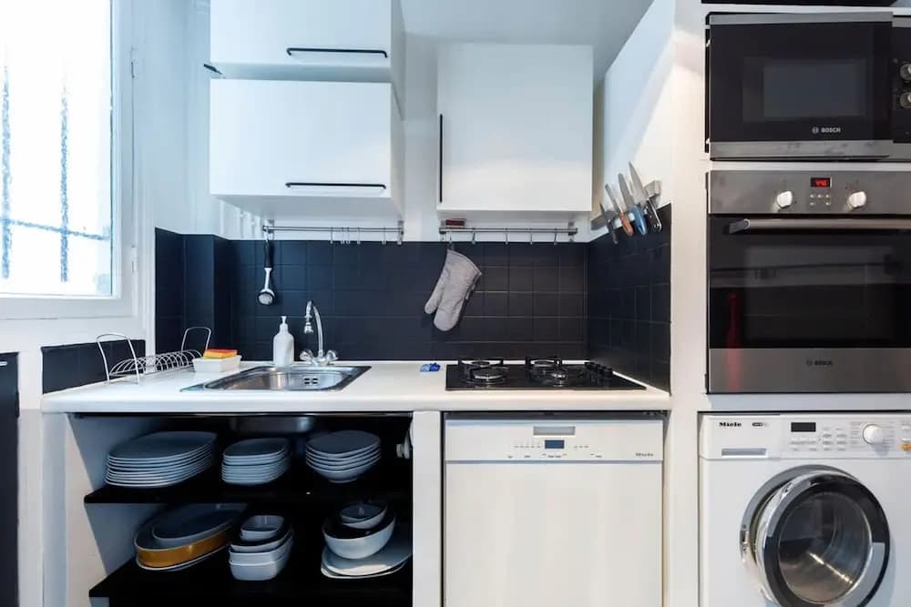 Chic Grenelle 3 Bedroom Apartment in Paris - photo 12