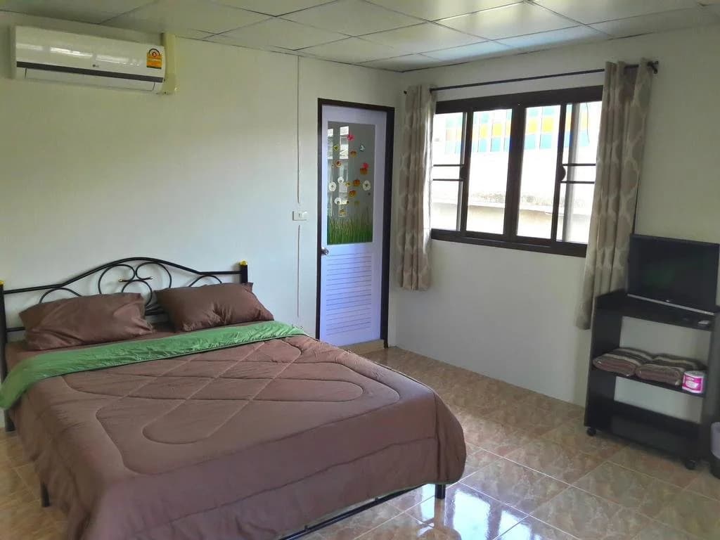 D & N hostel - photo 23