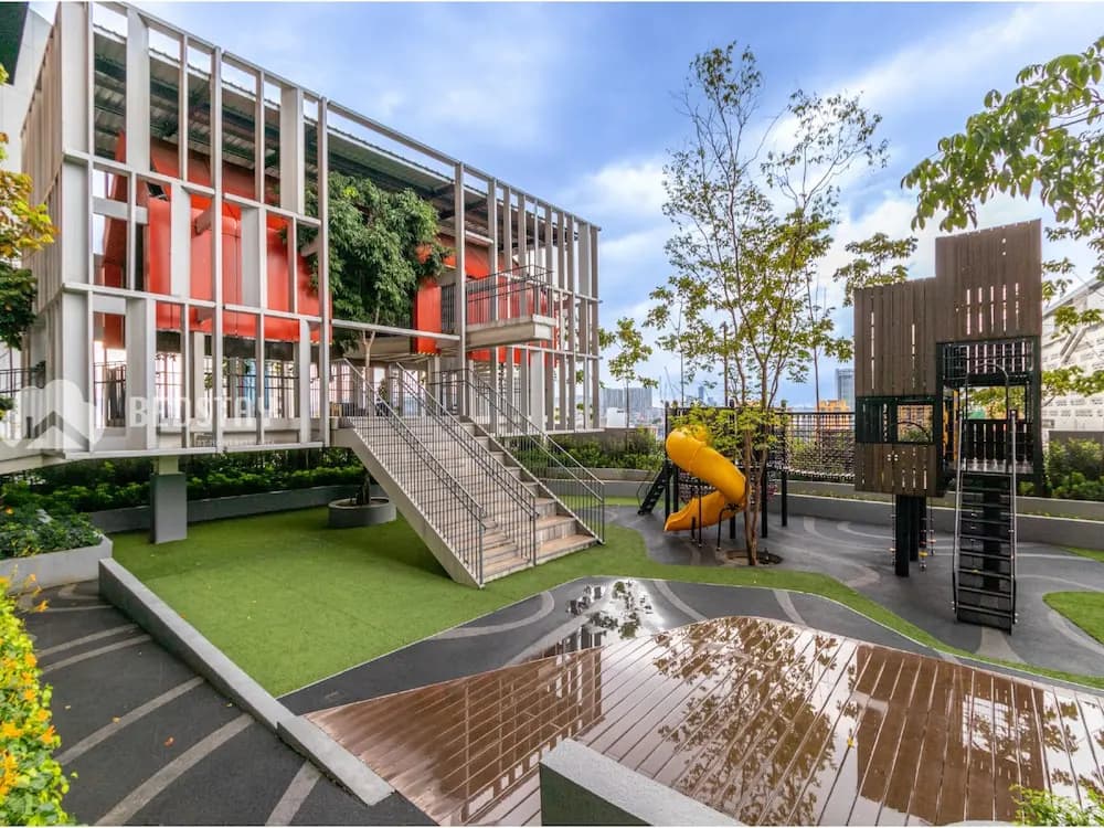 Lucentia Residence BBCC By Bedstay - photo 20