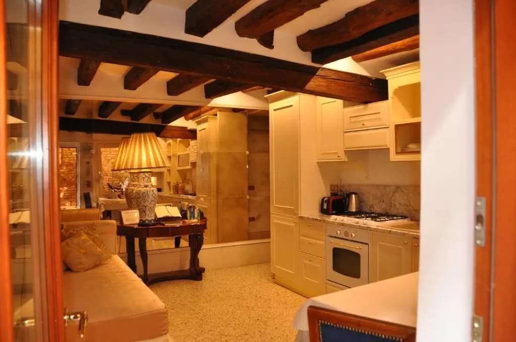 Henry's Heaven Apartment - photo 4