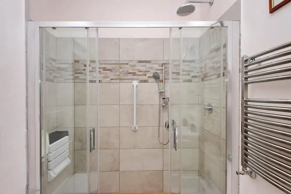 Treasurerome Opera Trevi Green Suite 2BR - photo 9