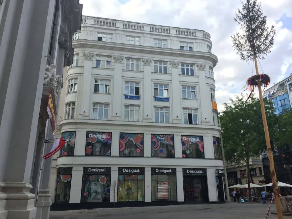 Hotel Corvinus - main photo