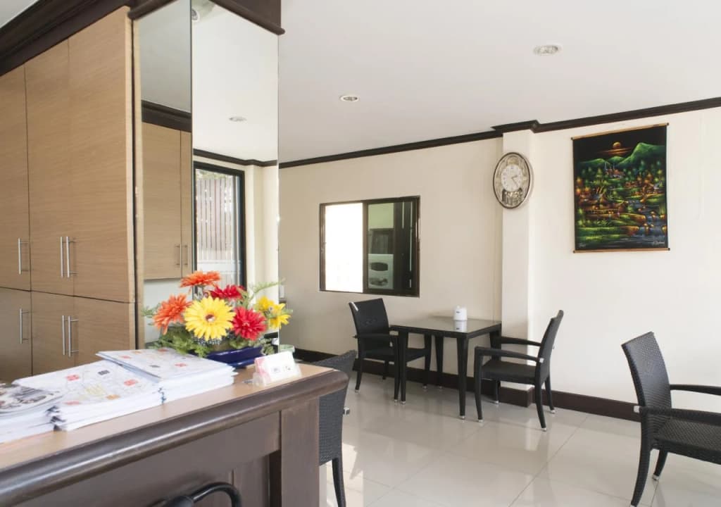 Paripas Express Hotel Patong - photo 18