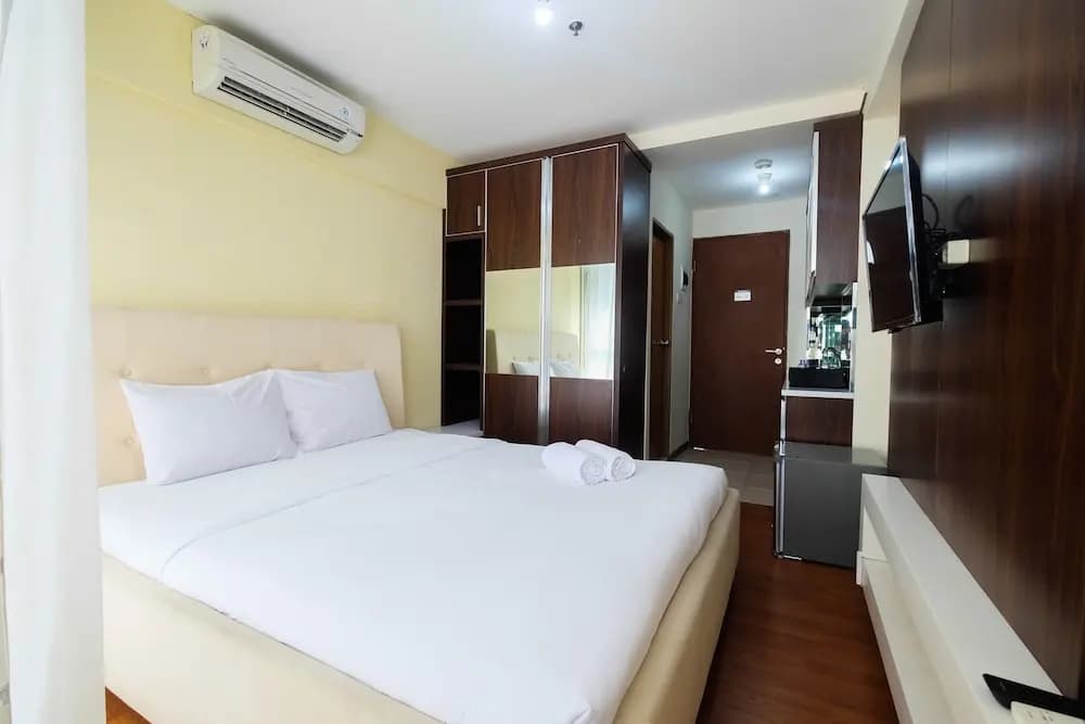 Comfy Studio Tifolia Apartment - photo 3