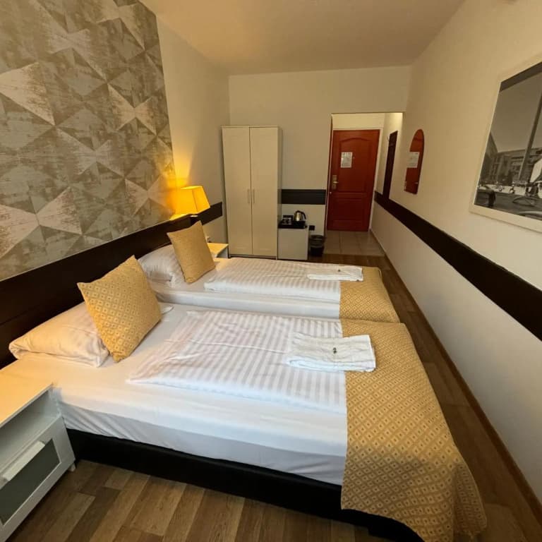 Hotel Gloria Budapest City Center - photo 34