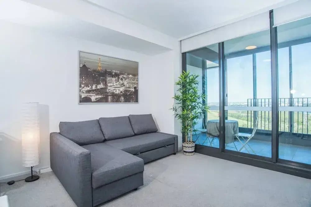 Minimalism Modern Apartment With Water View - photo 17