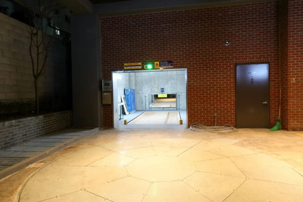 Bricks Hotel - photo 12