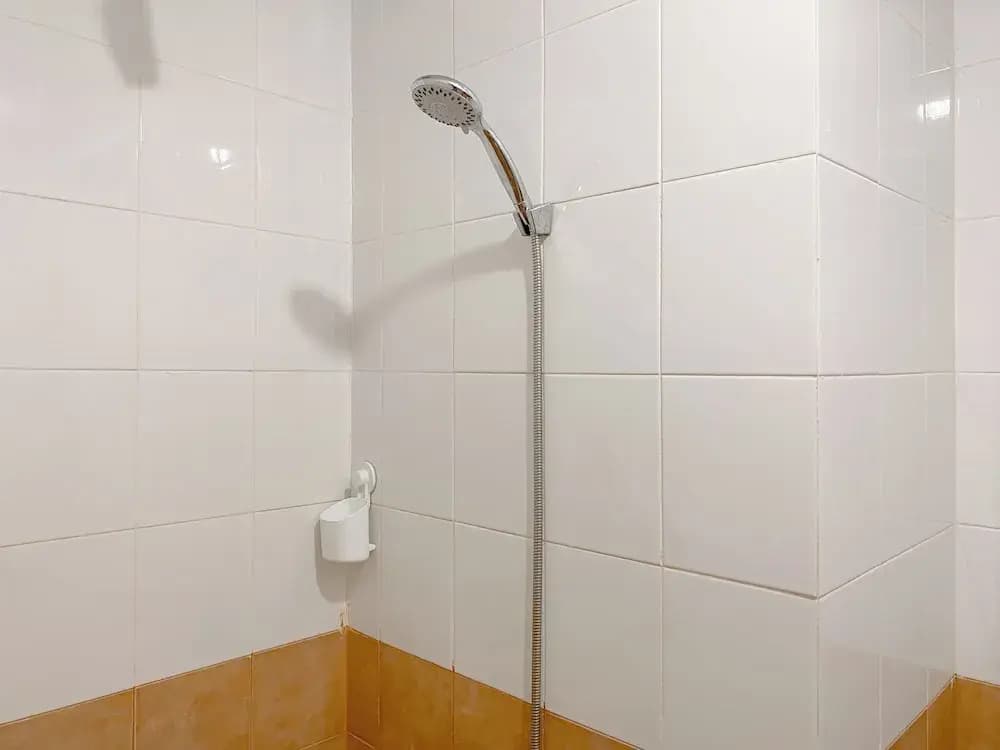 Compact 2Br Apartment Direct Access To Mall At Green Pramuka City - photo 8