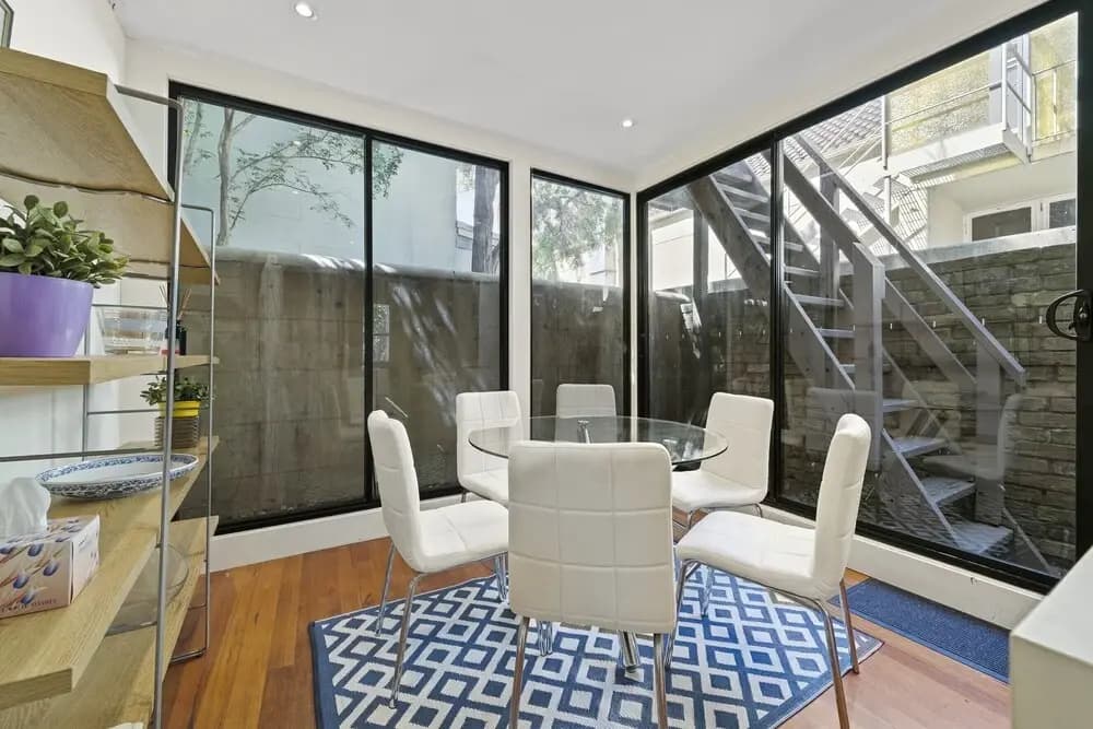 Light Filled Charming Townhouse - photo 4