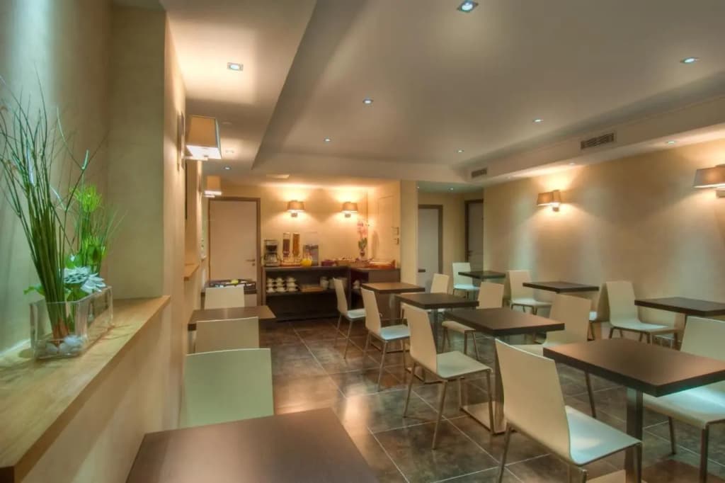 Hotel Claude Bernard Saint Germain - photo 21