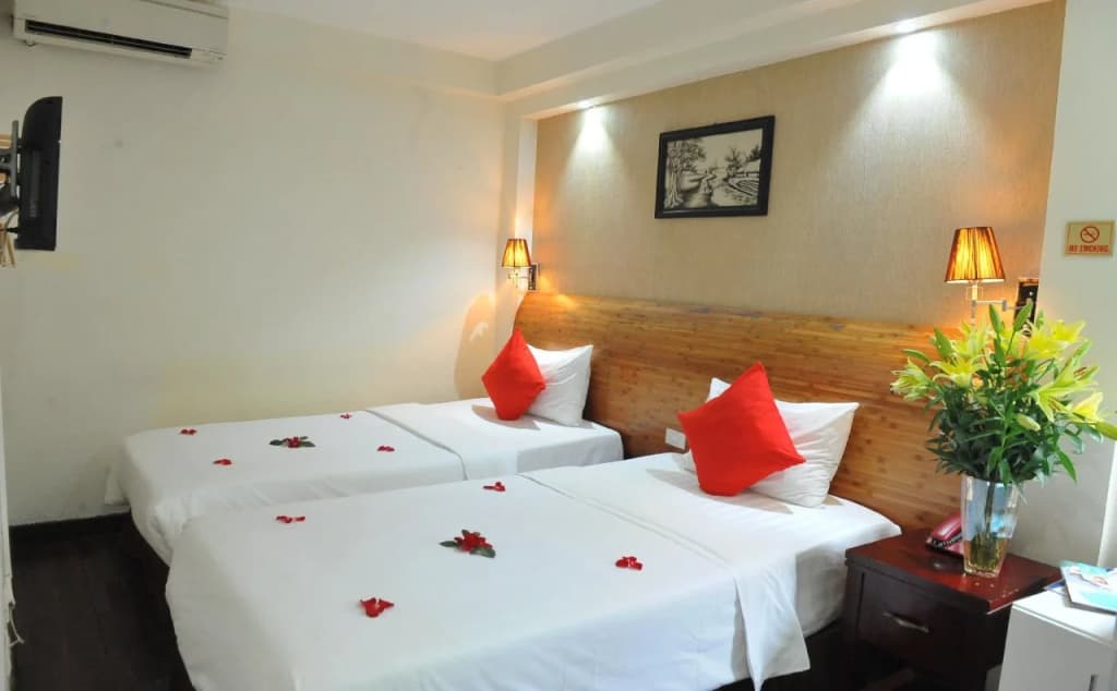 B B Hanoi Hotel - main photo