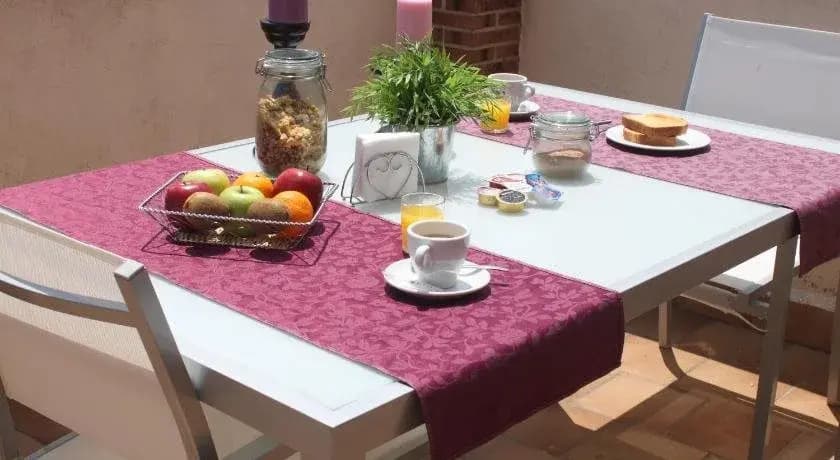 Hostal 4C Cuatro Caminos - photo 23