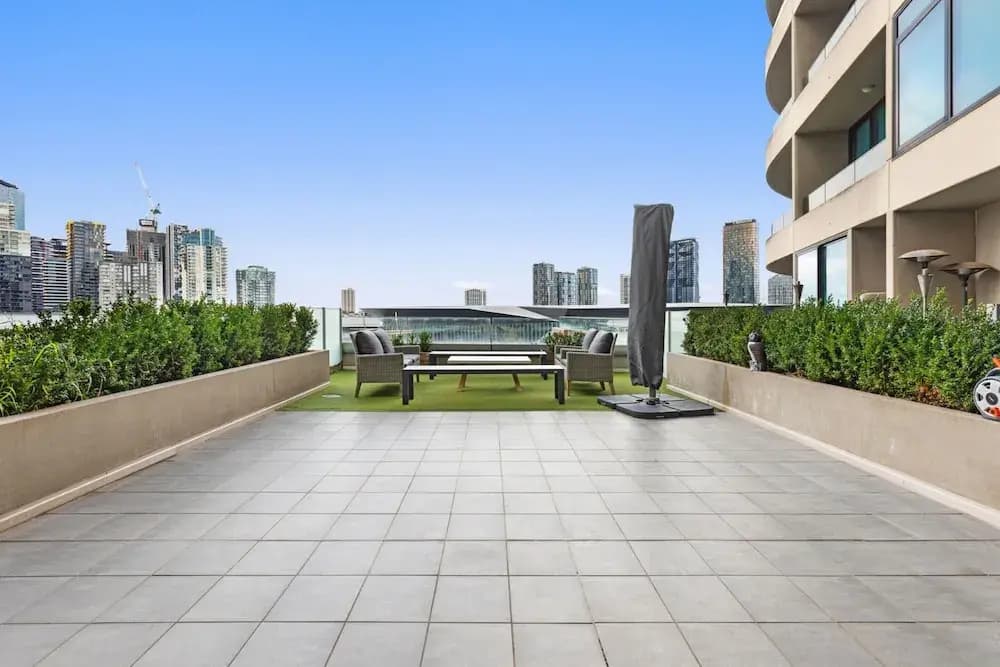 Impeccably Chic 2-bed With Views & Fab Amenities - photo 10