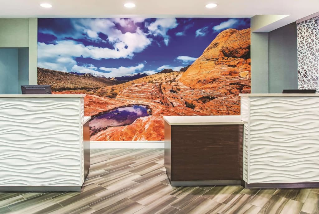 La Quinta Inn & Suites by Wyndham Las Vegas Summerlin Tech - photo 14