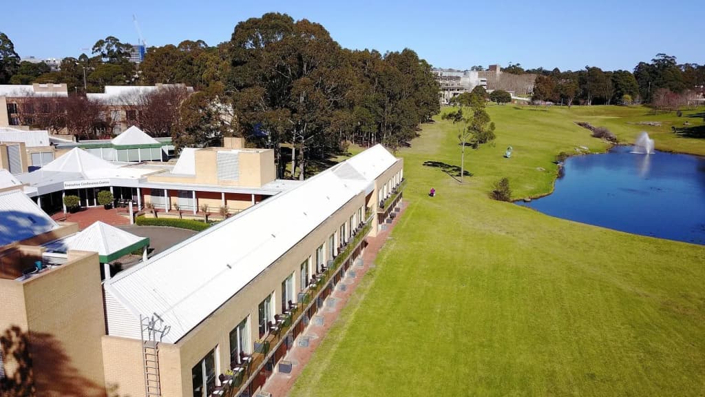 Lakeside Hotel and Conference Centre - photo 22