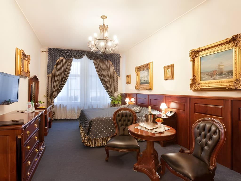 Hotel U Zlatého Stromu Prague by BHG - photo 23