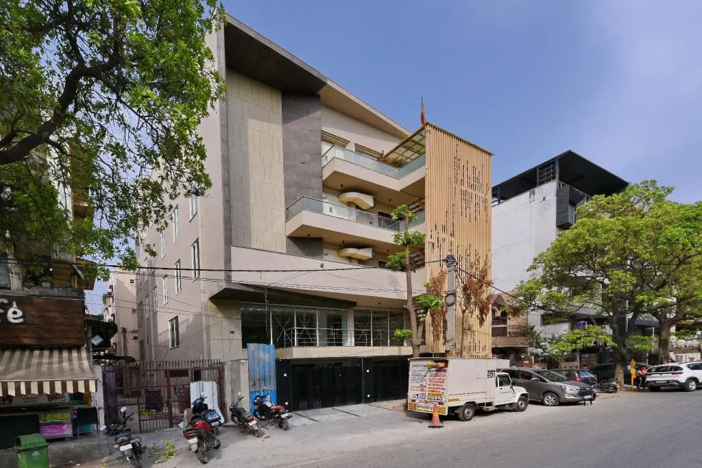 Hotel Leo Saffron - photo 3