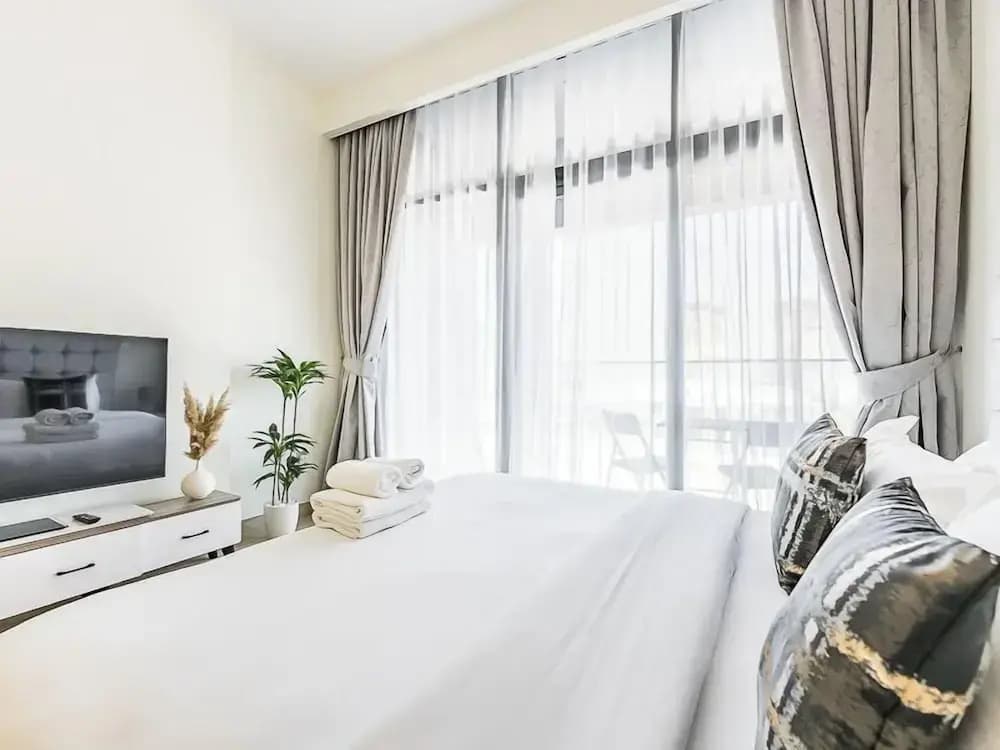 Relaxing Studio Retreat in Vibrant Meydan City, - photo 3