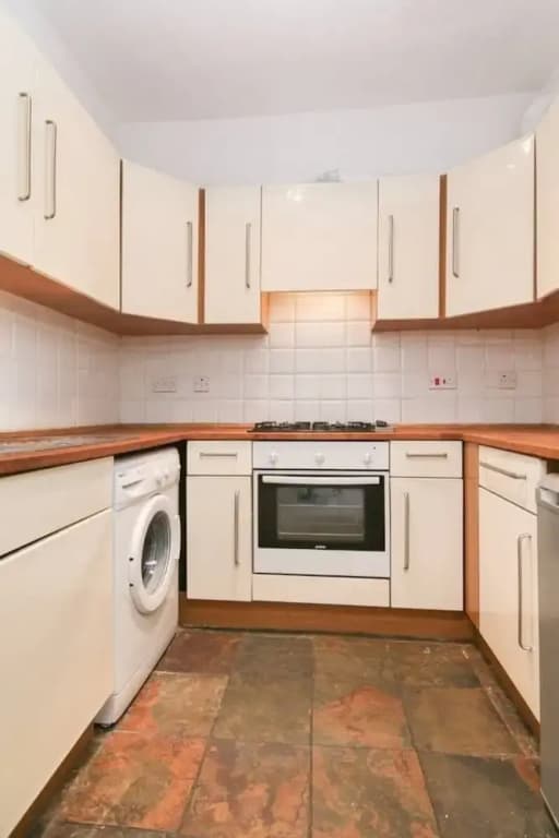 Spacious Flat With Fantastic Views - photo 10