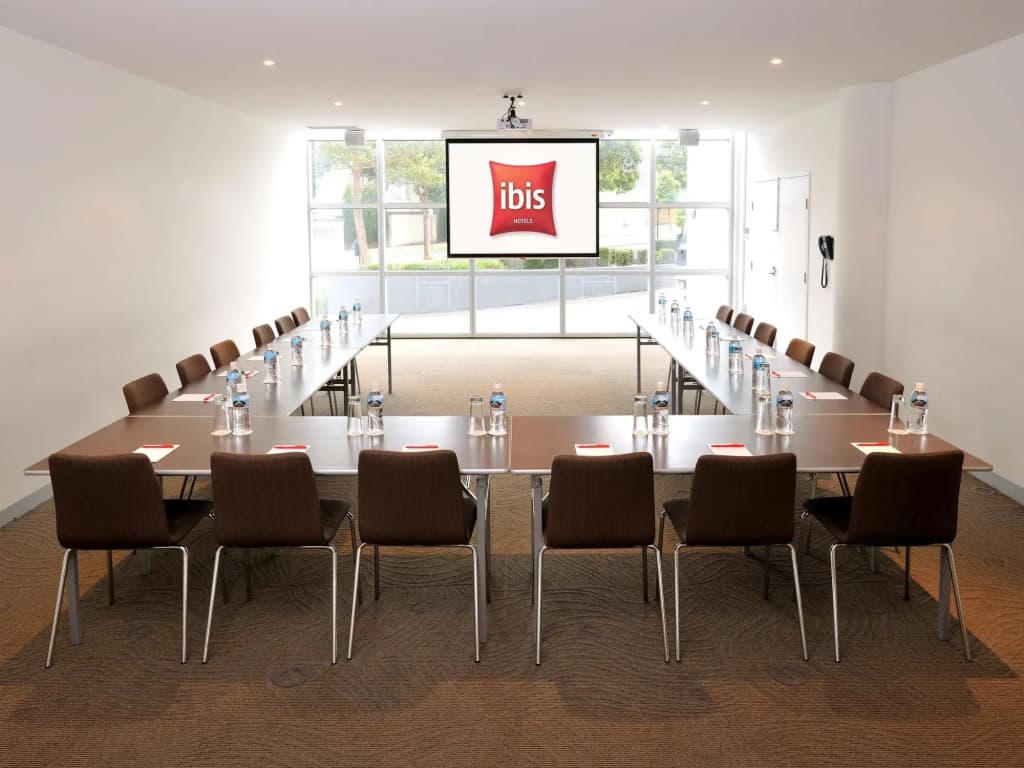 ibis Melbourne Glen Waverley - photo 17