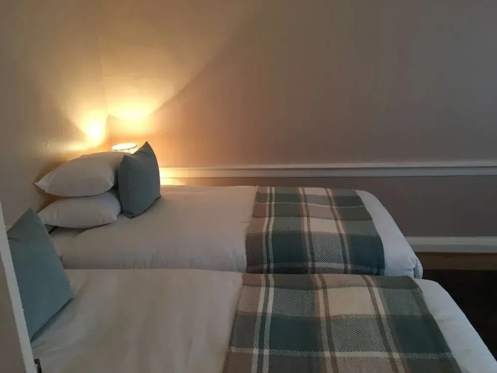 Castle View Apartments - photo 5