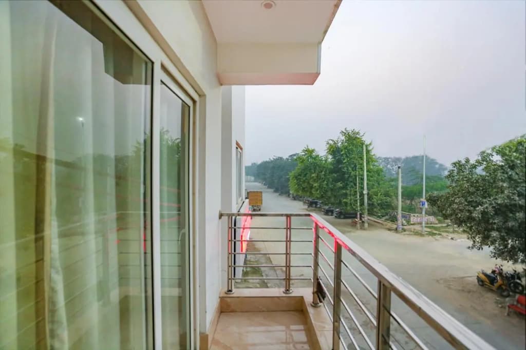 FabExpress Taj Home Stay - photo 27