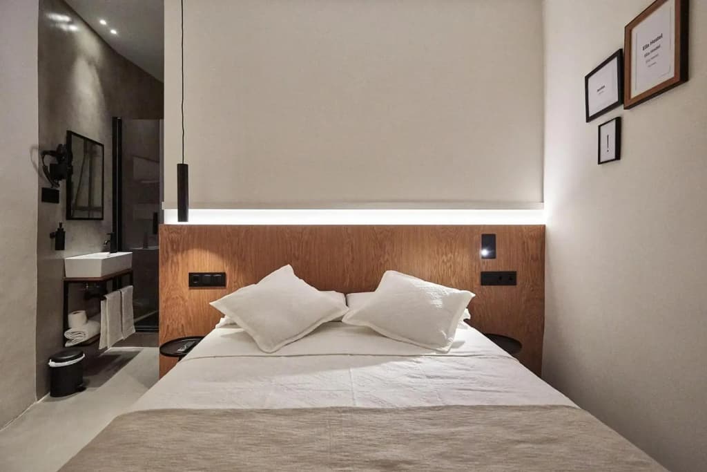 Ella Hostel Ramblas - photo 42