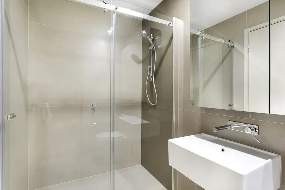 Collins Accommodation - photo 9