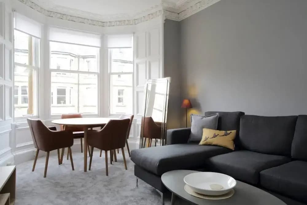 2 Bedroom Bruntsfield Apartment - photo 30
