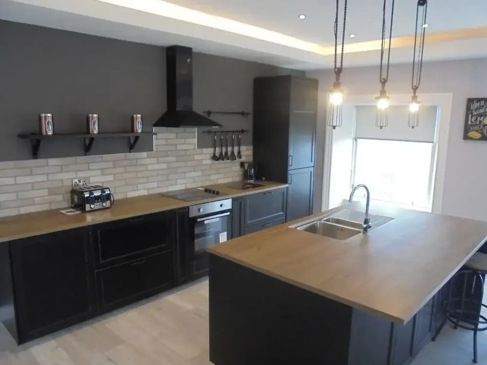 York Place Oasis 3 Bed - photo 8