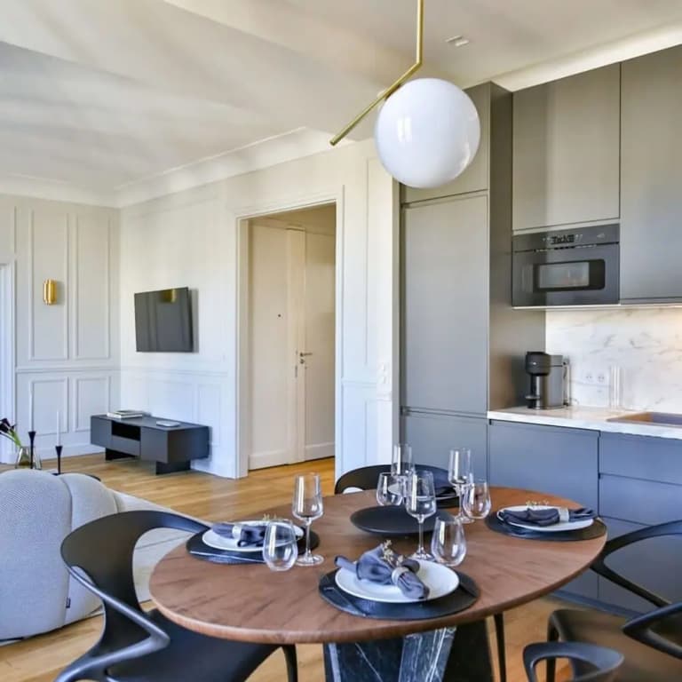 Design Passy Terrace 2 Bedroom Apt With Balcony in Paris - photo 12