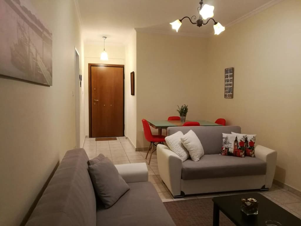 Platos Academy Apartment - photo 10