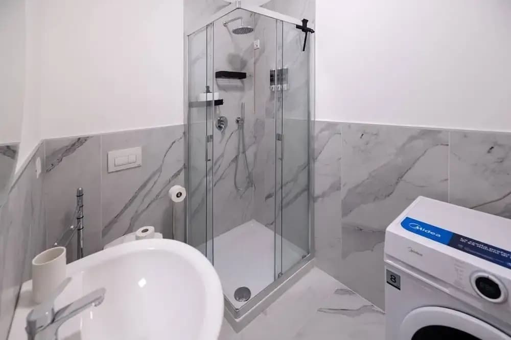 [Modern] 2BR/2BA • Metro Access • 12min Duomo - photo 8