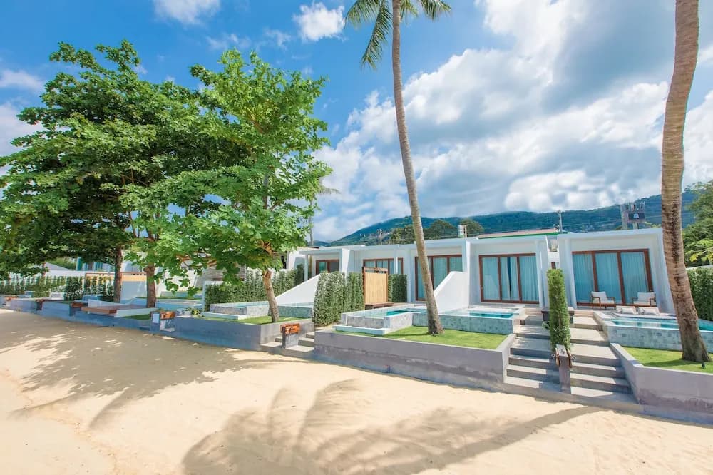 White Whale Beachfront Pool Villa - photo 18
