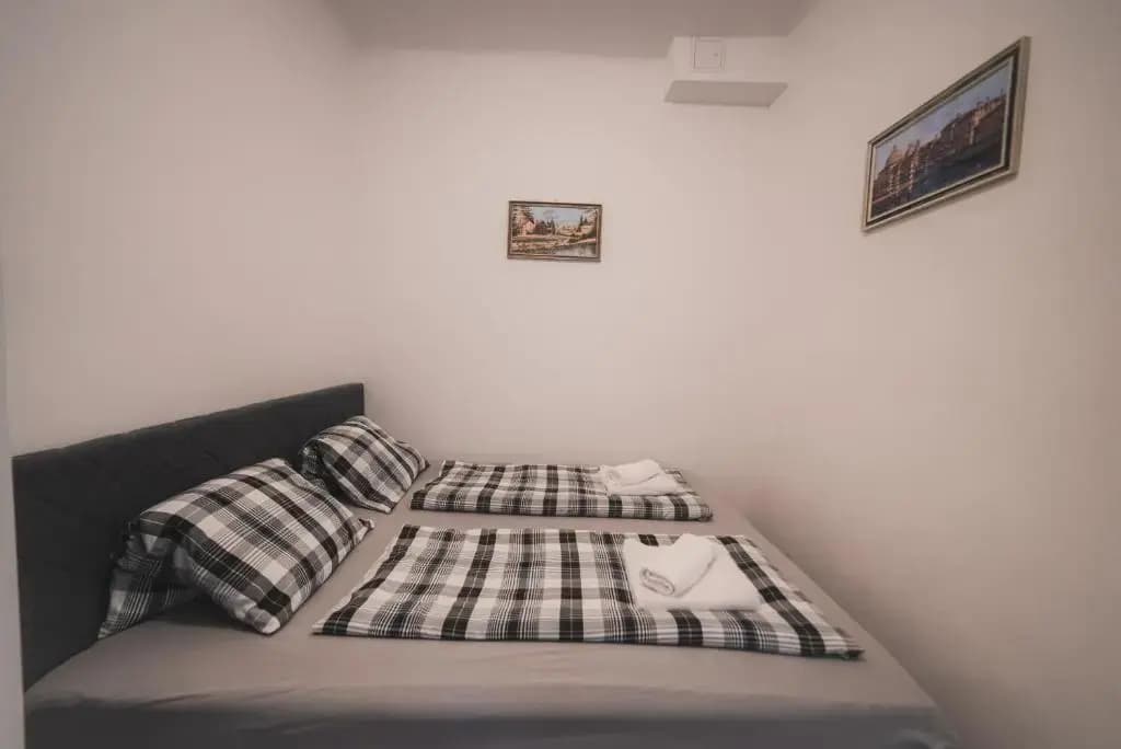 Renovated Apartment close to first district - photo 2