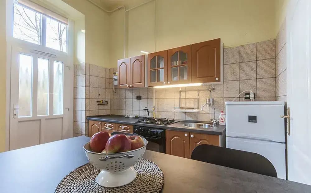 Curry Apartments - photo 15
