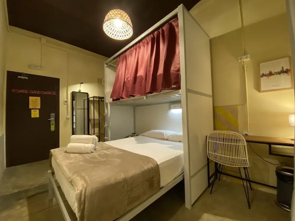The Loft Hostel Barcelona - photo 2