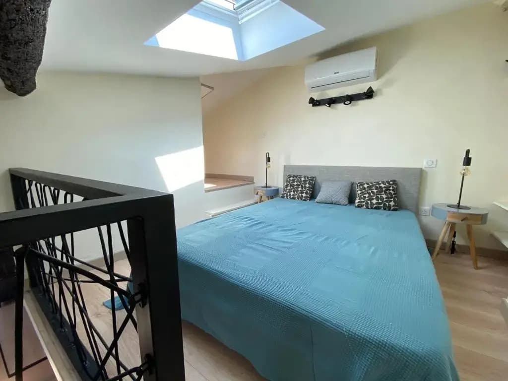06A2 - Cœur du Vieux Nice bel appartement moderne rénové - photo 2