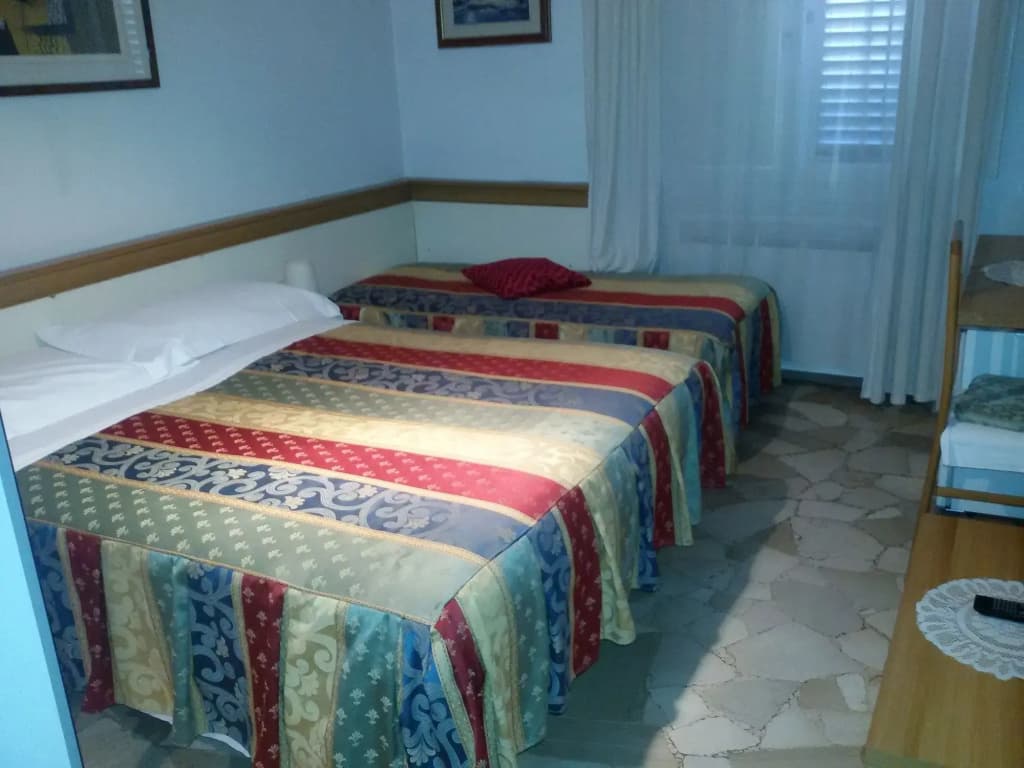 Souvenir - main photo