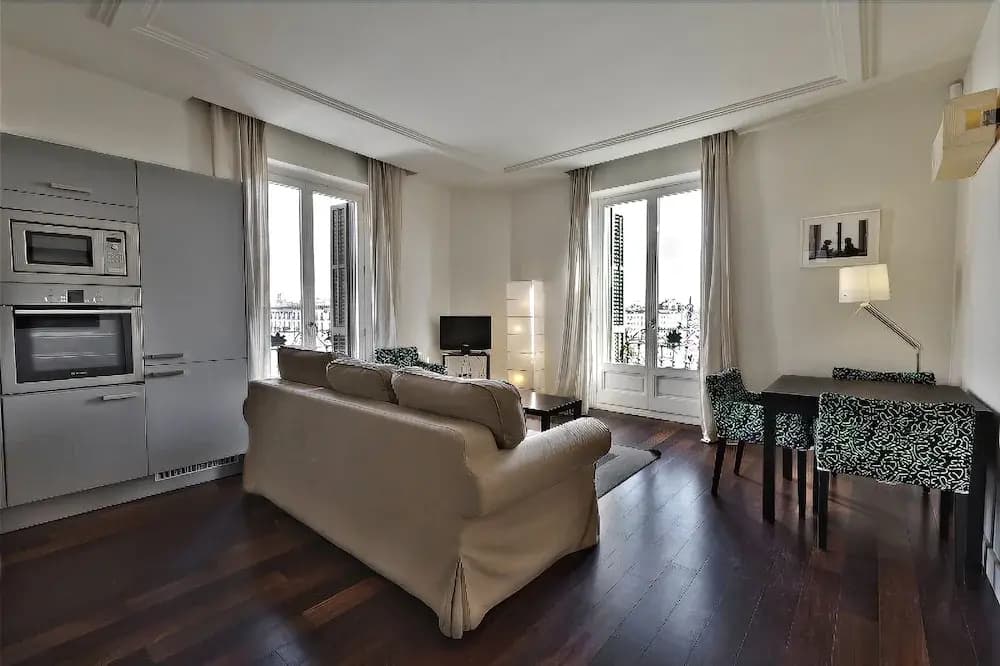 Port Apartments - photo 5