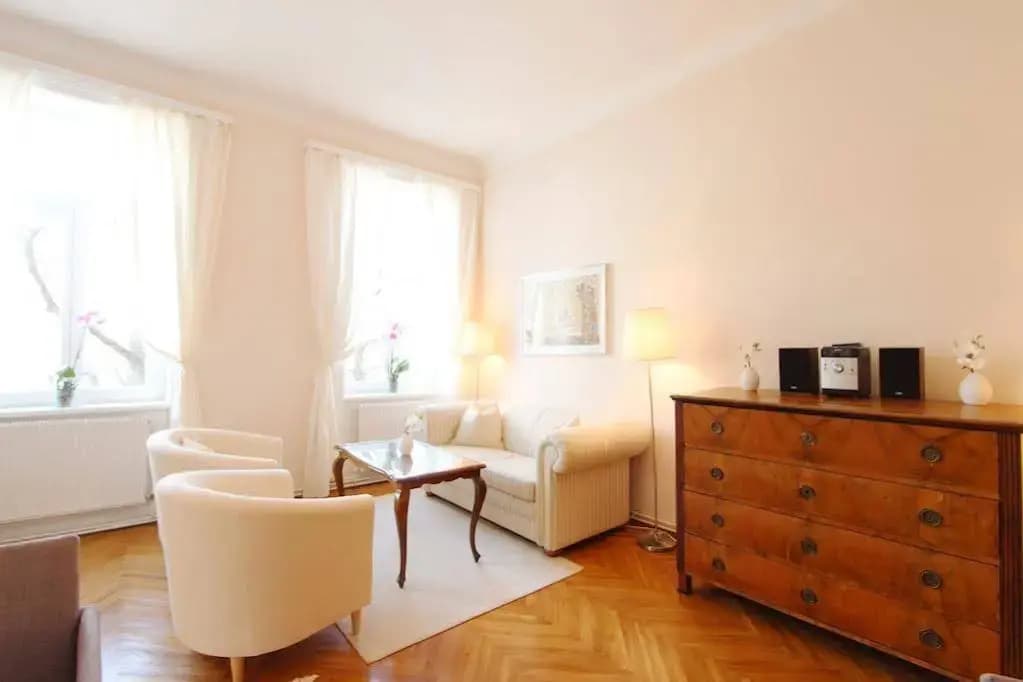 Apartment Traditional Living - photo 3