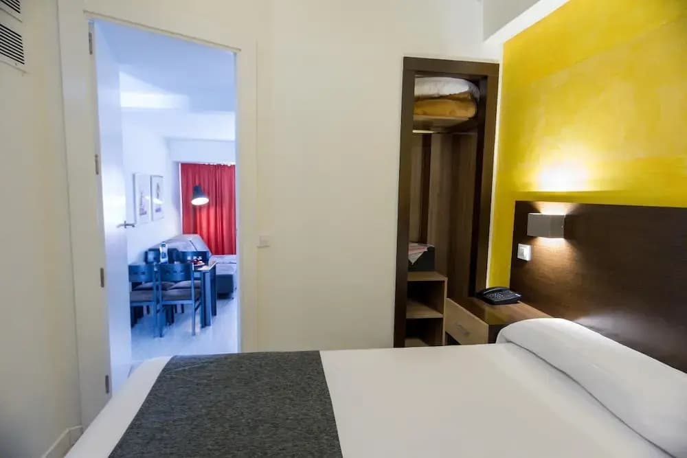 Colourful Studios In Recoletos By Allo Housing - photo 6