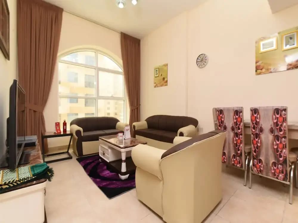 Capitol by OYO Rooms - main photo